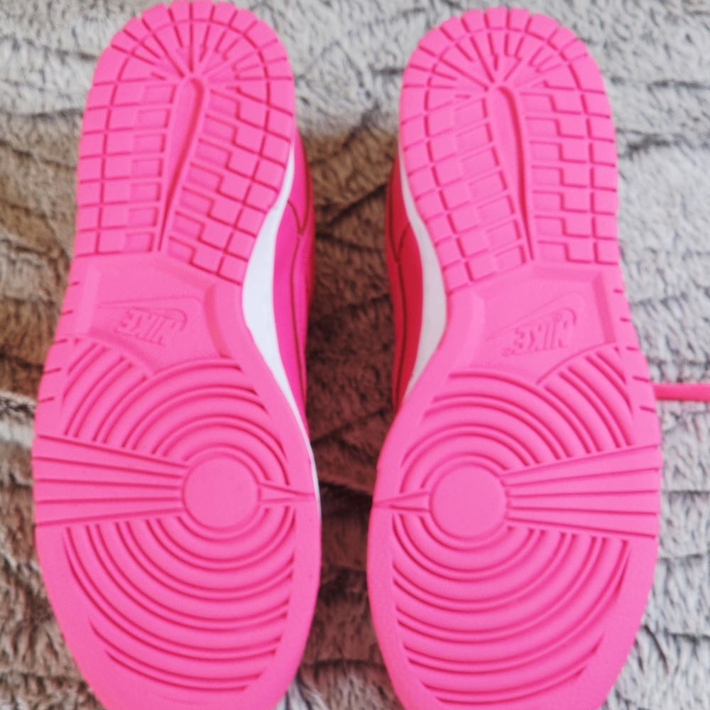 🔥 Nike Dunk Low "Hyper Pink" Women's - Rare Barbiecore Aesthetic - Size 7 - Picture 3 of 6
